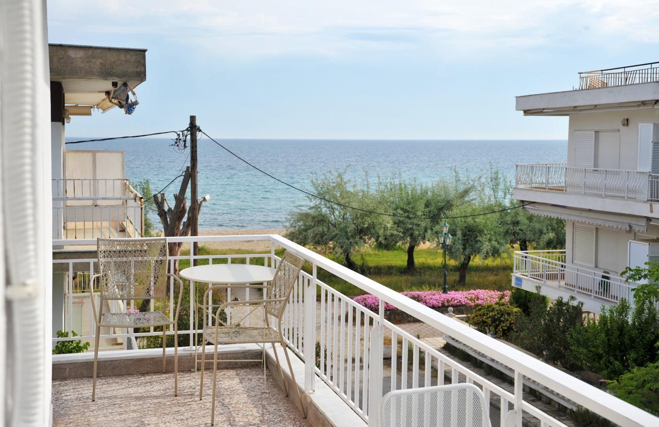 Themis 40 Steps From Beach Paralia Dionysiou Exterior photo