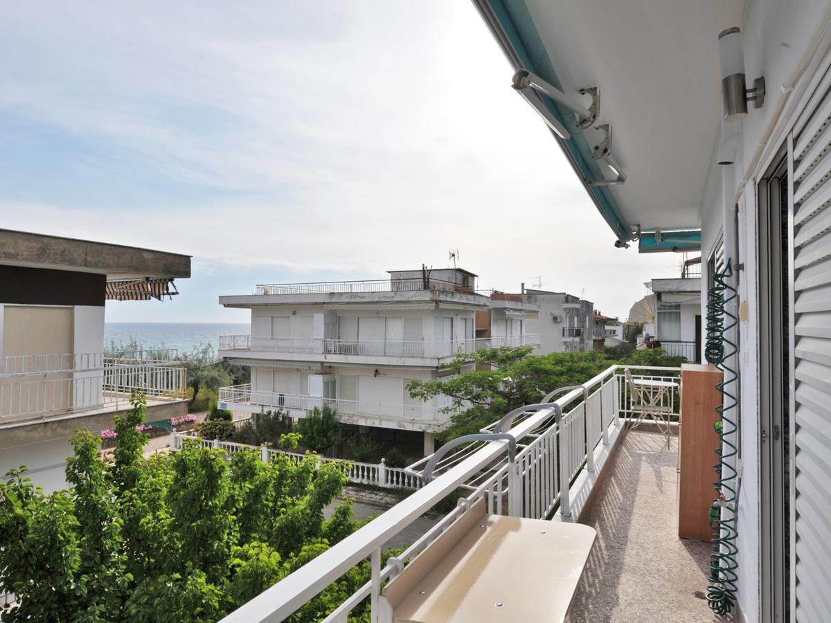 Themis 40 Steps From Beach Apartment Paralia Dionysiou Exterior photo