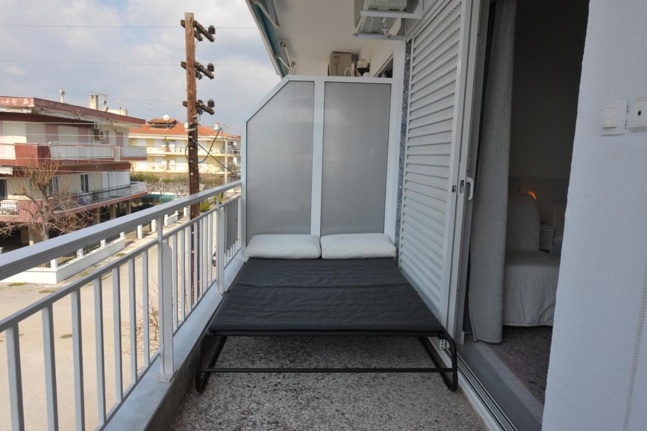 Themis 40 Steps From Beach Apartment Paralia Dionysiou Exterior photo